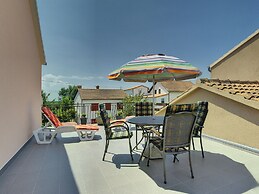 Quaint Apartment With Garden in Medulin