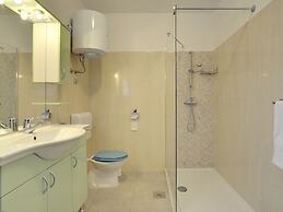 Quaint Apartment With Garden in Medulin