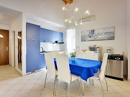 Detached Holiday House With Private Pool Only Near the Beach