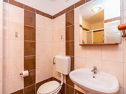 Modern Apartment in Pula With Swimming Pool