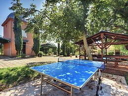 Modern Apartment in Pula With Swimming Pool