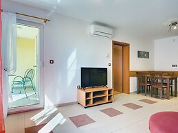 Modern Apartment in Pula With Swimming Pool