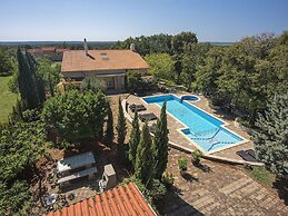 Modern Apartment in Pula With Swimming Pool