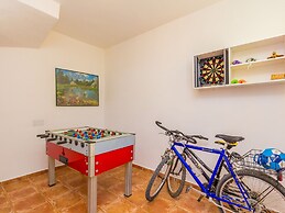 Modern Apartment in Pula With Swimming Pool