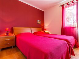 Modern Apartment in Pula With Swimming Pool