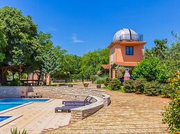 Peaceful Apartment in Pula With Swimming Pool