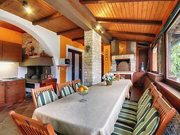 Holiday House in Muntic, Istria, With Fitness Room