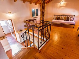 Rustic Holiday Home With Private Pool in the Center of Medulin Near th