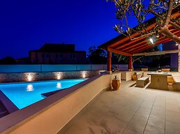 Holiday Home in Pula With Pool