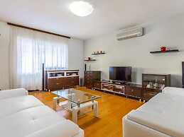 Holiday Home in Pula With Pool