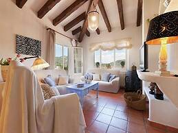 Belvilla by OYO Font