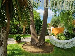 Belvilla by OYO Font