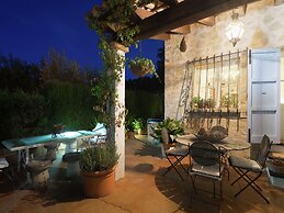 Belvilla by OYO Font