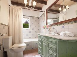 Belvilla by OYO Font