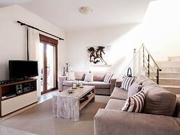 Family Friendly Villa Bluefairy With Private Pool, Near Restaurants & 