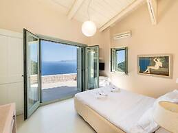 Luxurious Villa in Vasiliki with Swimming Pool & Hot Tub