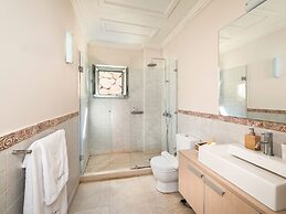 Luxurious Villa in Vasiliki with Swimming Pool & Hot Tub