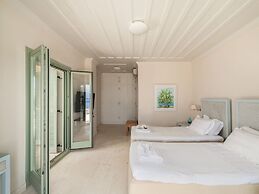 Luxurious Villa in Vasiliki with Swimming Pool & Hot Tub