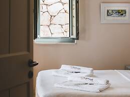 Luxurious Villa in Vasiliki with Swimming Pool & Hot Tub