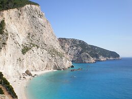 Luxurious Villa in Vasiliki with Swimming Pool & Hot Tub