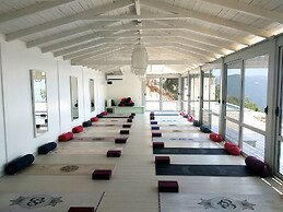 Luxurious Villa in Vasiliki with Swimming Pool & Hot Tub