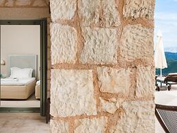 Luxurious Villa in Vasiliki with Swimming Pool & Hot Tub