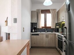 Sun-kissed Villa in Latsimas With Pool