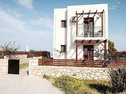 Sun-kissed Villa in Latsimas With Pool