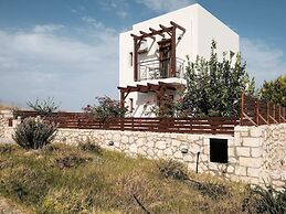 Sun-kissed Villa in Latsimas With Pool