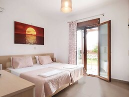 Sun-kissed Villa in Latsimas With Pool