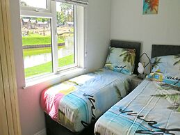 Modern Chalet With Dishwasher, 6km From Elburg