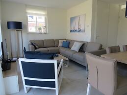 Nice Holiday Home on the Markermeer Near Amsterdam