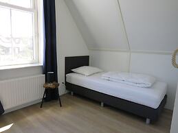 Nice Holiday Home on the Markermeer Near Amsterdam