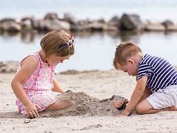 Nice Holiday Home on the Markermeer Near Amsterdam