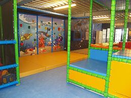 Nice Holiday Home on the Markermeer Near Amsterdam