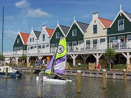 Nice Holiday Home on the Markermeer Near Amsterdam