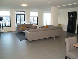 Spacious Holiday Home on Markermeer near Amsterdam