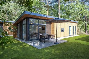 Modern Lodge With Dishwasher, Near Helmond