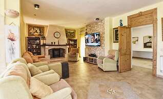 Belvilla by OYO Napont