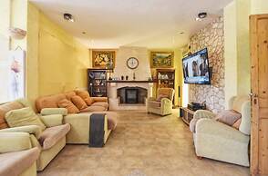 Belvilla by OYO Napont