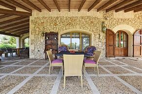 Belvilla by OYO Napont