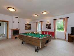 Beautiful Villa With Swimming Pool