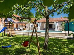 Charming Villa With Private Swimming Pool