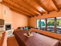 Charming Villa With Private Swimming Pool