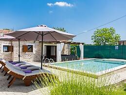 Charming Villa With Private Swimming Pool
