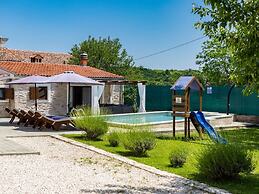 Charming Villa With Private Swimming Pool