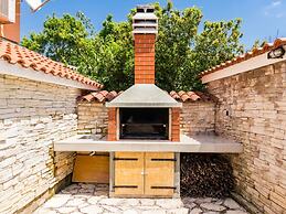 Charming Villa With Private Swimming Pool