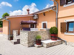 Charming Villa With Private Swimming Pool