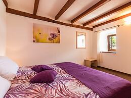 Charming Villa With Private Swimming Pool