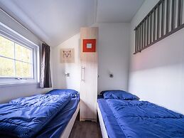 Comfortable Chalet Near Park De Veluwe